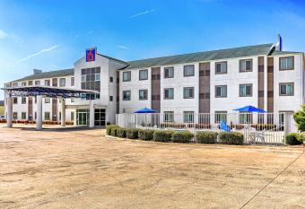 Motel 6 Killeen, TX allows 18 year olds to book a room