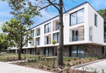 OliverLux Aparthotel has Balcony rooms