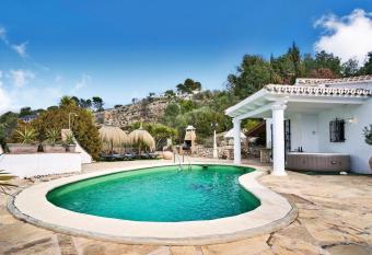 Villa Boas, Jacuzzi, Barbacoa en C  mpeta has Balcony rooms