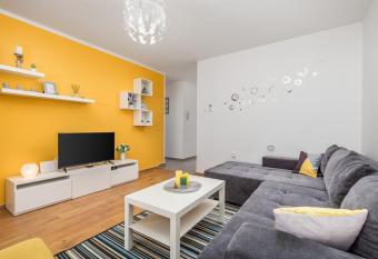 Victory Sea View Apartment has Balcony rooms