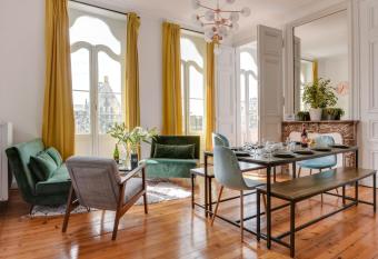 NOCNOC-Grand Place-La Perle has Balcony rooms