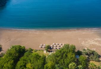 Eden Bungalows and Beach has Balcony rooms