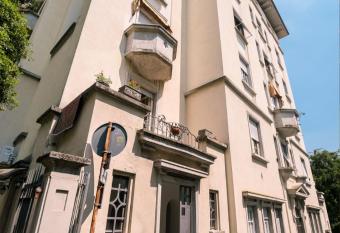 Alex Suite allows 18 year olds to book a room