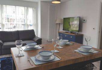 Margate Mews 150m From Sea Front and Dreamland allows 18 year olds to book a room