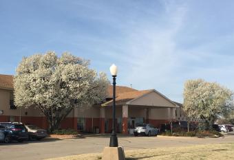 Territorial Inn Guthrie Oklahoma allows 18 year olds to book a room