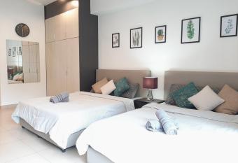 FAMILY COZY HOME @ MIDHILLS GENTING l 8 MINS TO GPO has Balcony rooms
