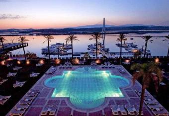 One bedroom appartement with sea view private pool and enclosed garden at Estombar 2 km away from the beach has Balcony rooms