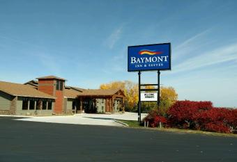 Baymont by Wyndham Oacoma allows 18 year olds to book a room
