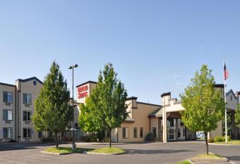 Oxford Suites Pendleton allows 18 year olds to book a room