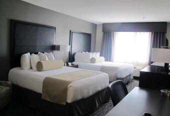 Best Western Plus Aberdeen has rooms with a private hot tub