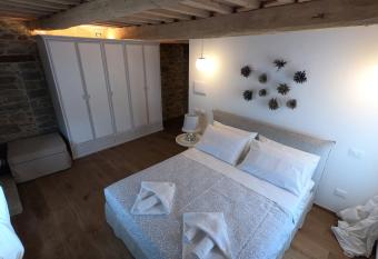 C   Ma  na has Balcony rooms