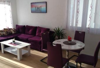 Apartman Marojevic 2 has Balcony rooms