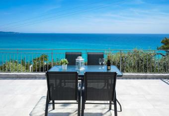 Endless View Villa has Balcony rooms