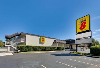 Super 8 by Wyndham Fort Smith has Smoking rooms