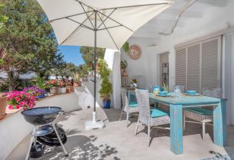 Casa Sunanda has Balcony rooms