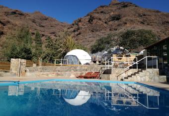 Blue Ocean Camp - Tasartico allows 18 year olds to book a room