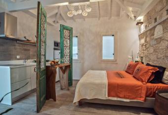 Eftopia Beachfront Studio has Balcony rooms