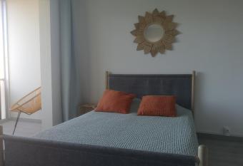 ESCALE AU GRAU DU ROI allows 18 year olds to book a room