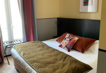 H  tel du Nord allows 18 year olds to book a room