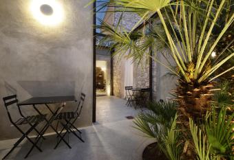 ISONZO SUITES allows 18 year olds to book a room