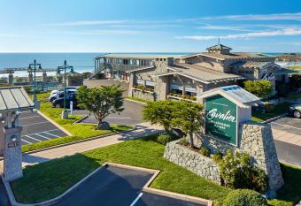 Cavalier Oceanfront Resort has Balcony rooms