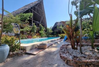 Salama & Mbuyuni Bungalows has Balcony rooms