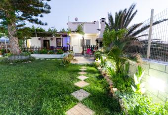 Blue Heaven has Balcony rooms