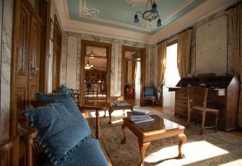 Quinta S  o Francisco Rural Resort - Regina Hotel Group allows 18 year olds to book a room