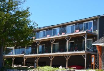 Big Tub Resort & Marina allows 18 year olds to book a room