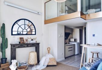 Yinan Design Apartment Beijing Universal Studio allows 18 year olds to book a room