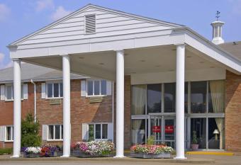 Ramada by Wyndham Washington has Smoking rooms