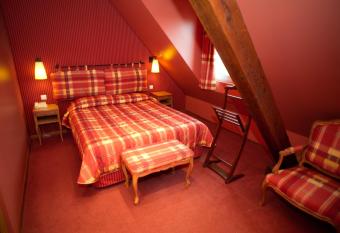 Logis H  tel Beaus  jour Colmar has rooms with a private hot tub