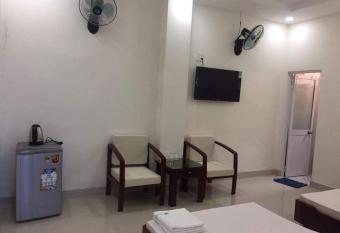 Tr     ng C  n B    Qu   n L   N  ng Nghi   p V   Ph  t Tri   n N  ng Th  n 2 has Balcony rooms