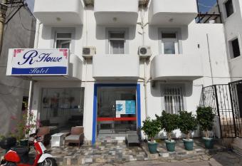 R HOUSE HOTEL has Balcony rooms