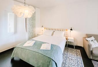 CRUdiS Luxury rooms has Balcony rooms