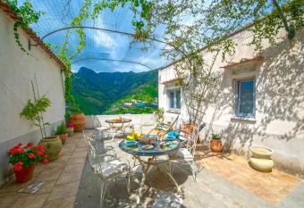 Il Mandorlo has Balcony rooms