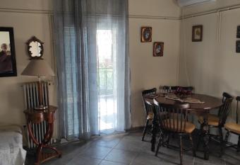 Near AirportAnd metropolitan Penelopi Cozy Home has Balcony rooms