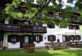 Albergo Borgo Velt has Balcony rooms