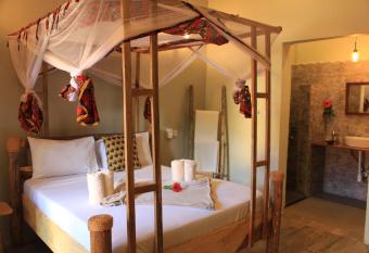 Chanya Lodge has Balcony rooms