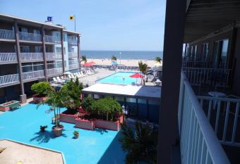 Flagship Oceanfront has Balcony rooms