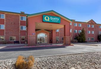 Quality Inn & Suites Wellington - Fort Collins allows 18 year olds to book a room
