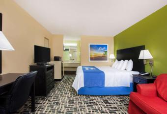 Days Inn by Wyndham Pensacola I-10 has Smoking rooms