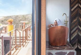 Native Residence has Balcony rooms