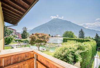 Pension Weirather has Balcony rooms