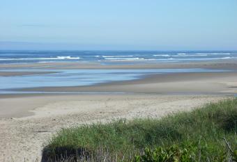 Silver Surf Motel has Smoking/Balcony rooms