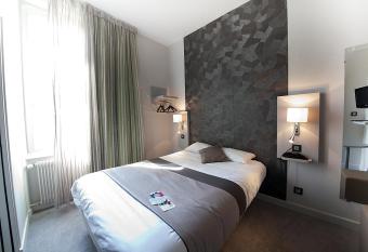 H  tel Albert Elisabeth Gare SNCF allows 18 year olds to book a room