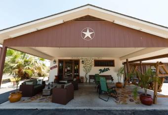 Sunset Inn And Suites has Balcony rooms