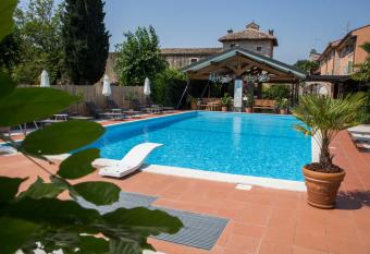 Albergo Mio Boutique Hotel allows 18 year olds to book a room