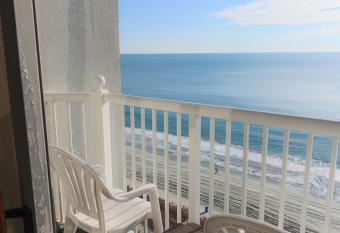 Sea Dip Oceanfront allows 18 year olds to book a room