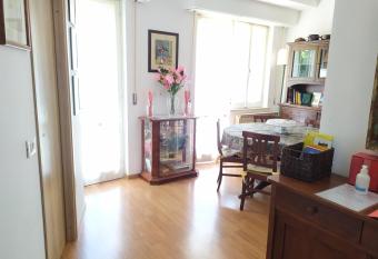 Casa di Debora allows 18 year olds to book a room